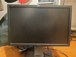 Pantalla Dell con altavoces integrados