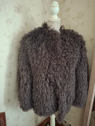 Abrigo pelo Zara oversize viral