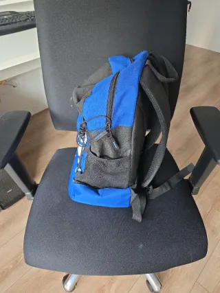 Mochila deportiva Erima azul y negra