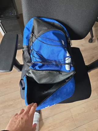 Mochila deportiva Erima azul y negra
