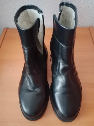 Botas de piel negras