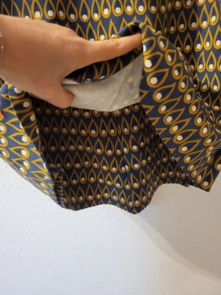 Vestido corto estampado geométrico. Zara L