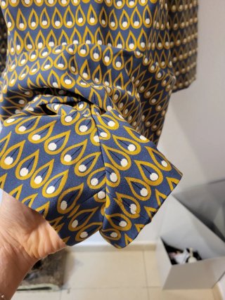 Vestido corto estampado geométrico. Zara L