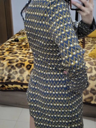 Vestido corto estampado geométrico. Zara L