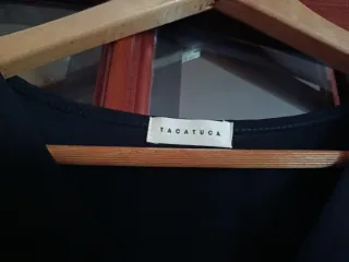 No cinturon.Mono negro TACATUCA fluido elegante.