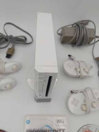 Nintendo Wii Bianca con Controller e Giochi