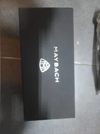 Urge vender Gafas de sol Maybach negras y doradas