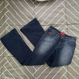 Pantalones vaqueros acampanados XFN