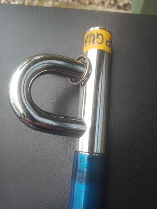 Piton para coche al volante