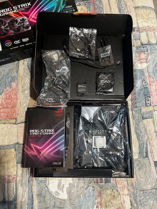 ASUS ROG STRIX Z390-E GAMING + i7 9700KF