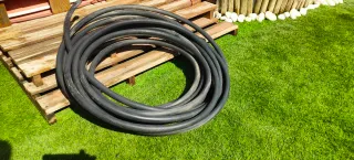 Tubo riego goteo de 25mm, aprox. 21 m