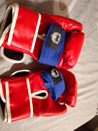 Guantes de boxeo rojos BONSEM