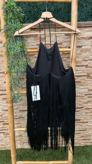 Top halter negro terciopelo flecos Zara