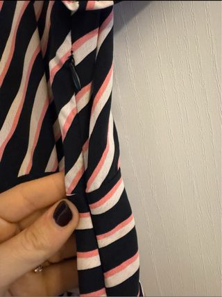 Abito corto Mango – Fantasia a righe diagonali –