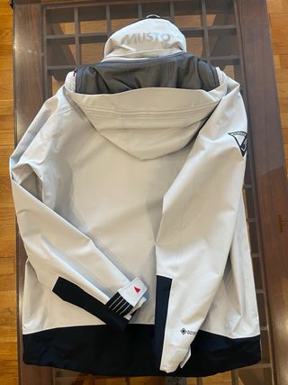 Chaqueta técnica 525€ cortavientos musto LPX GTX