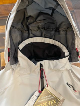 Chaqueta técnica 525€ cortavientos musto LPX GTX