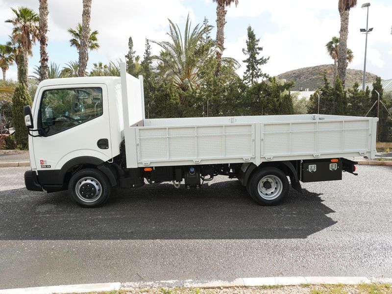 NISSAN NT400 CABSTAR *** 37.000 Kms *** - foto 1