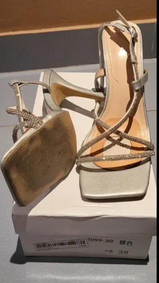 Sandalias Tacón Plateadas Brillantes