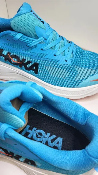 Hoka Challenger 8