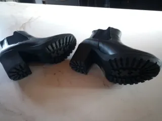 Botines negros tacón Mary Paz