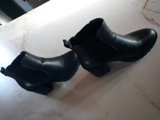 Botines negros tacón Mary Paz