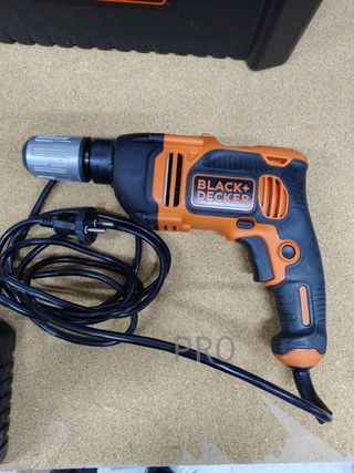 Taladro percutor 850W BLACK+DECKER