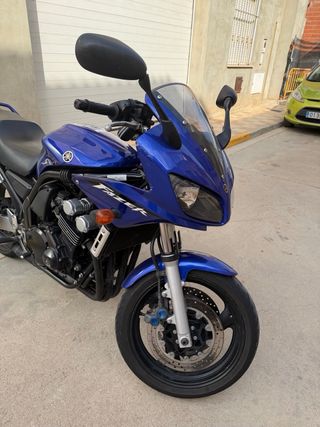 Yamaha FZS600