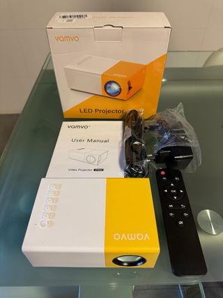 Mini proyector Vamvo nuevo