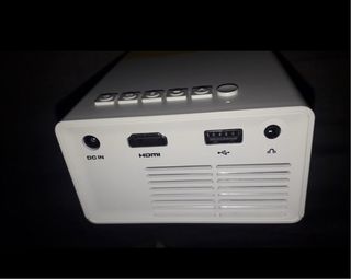 Mini proyector Vamvo nuevo