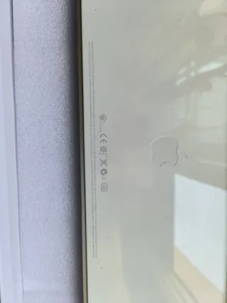 Teclado Apple Plata y Blanco