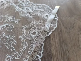 Mantilla de media luna.