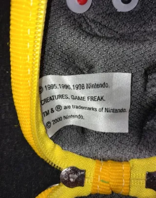 Pikachu portaoggetti giallo