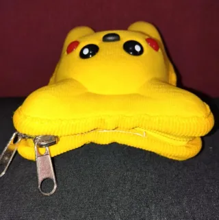 Pikachu portaoggetti giallo