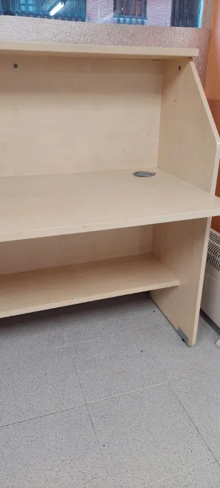 Mesa Mostrador Recepción Madera y Metal