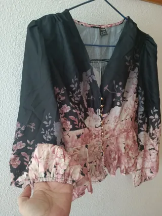 Blusa Peplum estampado floral NUEVA SIN ESTRENAR