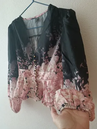 Blusa Peplum estampado floral NUEVA SIN ESTRENAR
