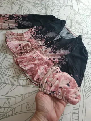 Blusa Peplum estampado floral NUEVA SIN ESTRENAR