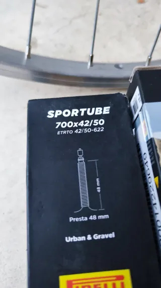 Llanta Bicicleta y 3 Cámaras Pirelli