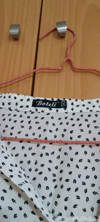 Camisa Boteli Hojas Negras Blanca