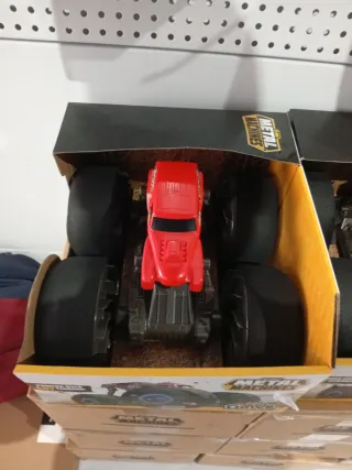 Coche a pilas Metal Machines