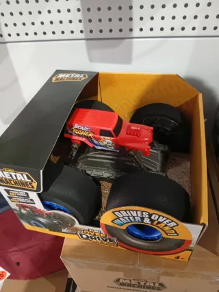 Coche a pilas Metal Machines