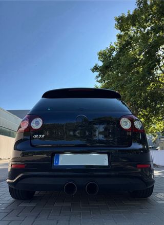 Volkswagen Golf R32