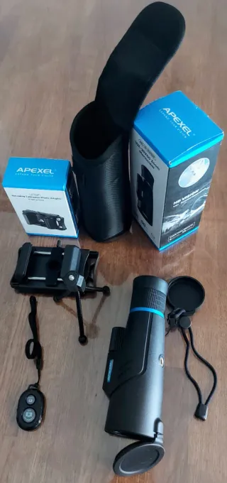 Cannocchiale APEXEL con treppiede e telecomando