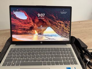 Ordenador HP Azul y Gris con Maletín y cargador