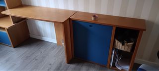 Cama juvenil con otra cama,escritorio y estantería