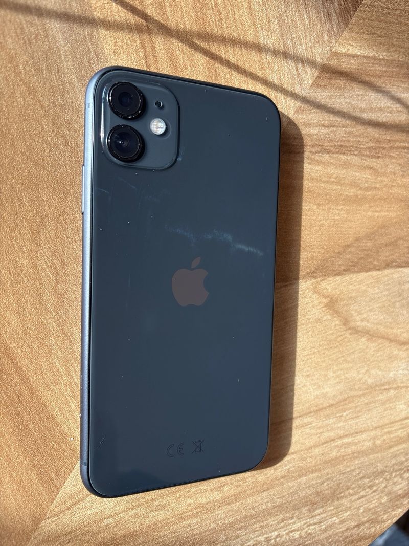 iPhone 11 64GB Negro afbeelding 2