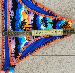 Bikini Banana Moon Isola deserta