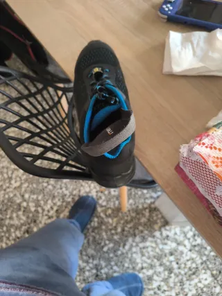 Botas de seguridad EPI negras y azules