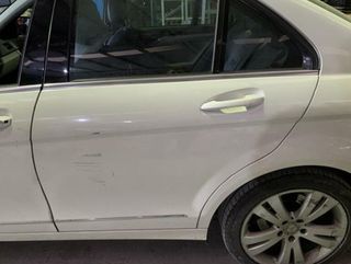 Puerta trasera izquierda mercedes clase c bm 59910