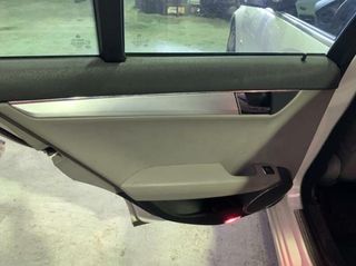 Puerta trasera izquierda mercedes clase c bm 59910